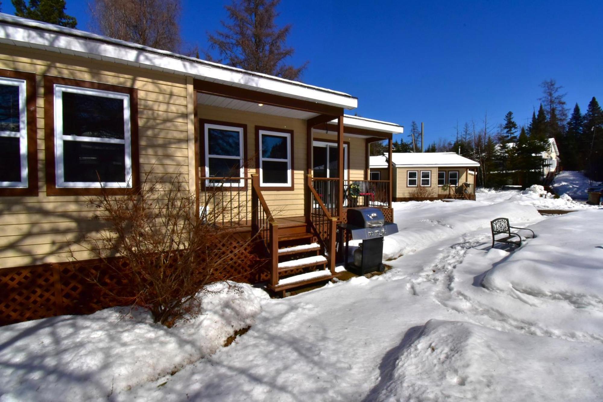 Emme Chalets Sainte-Lucie-de-Doncaster Екстер'єр фото