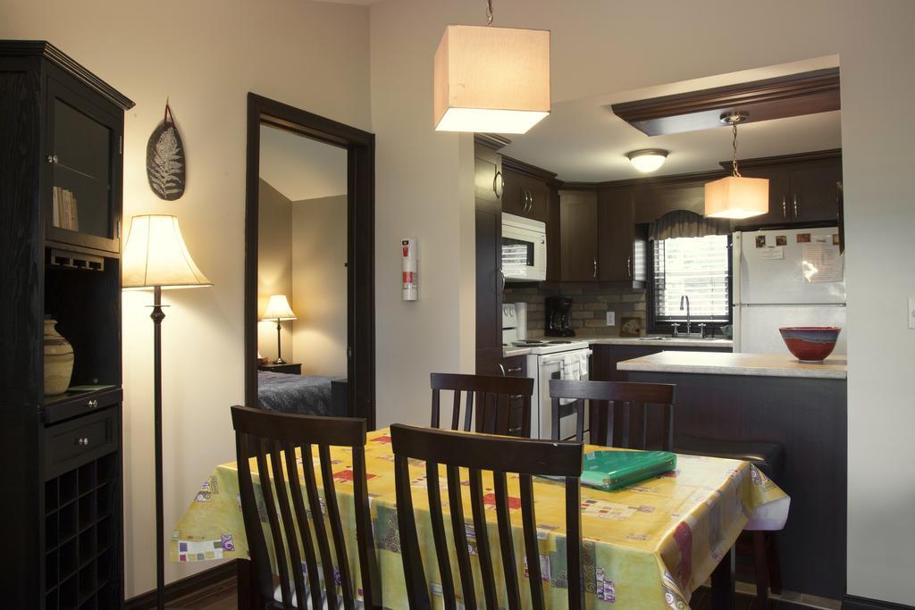 Emme Chalets Sainte-Lucie-de-Doncaster Номер фото